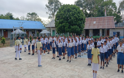 SAMBUT RATUSAN SISWA BARU, SMAS KATOLIK SINT PIETER WAIKABUBAK GELAR MPLS